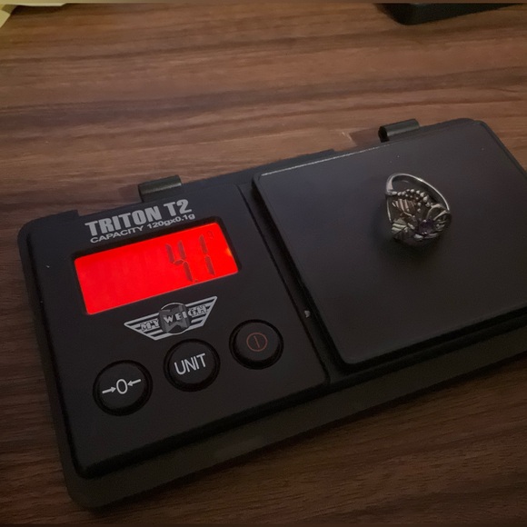 Vintage Amethyst and Leaf Ring - Picture 6 of 6